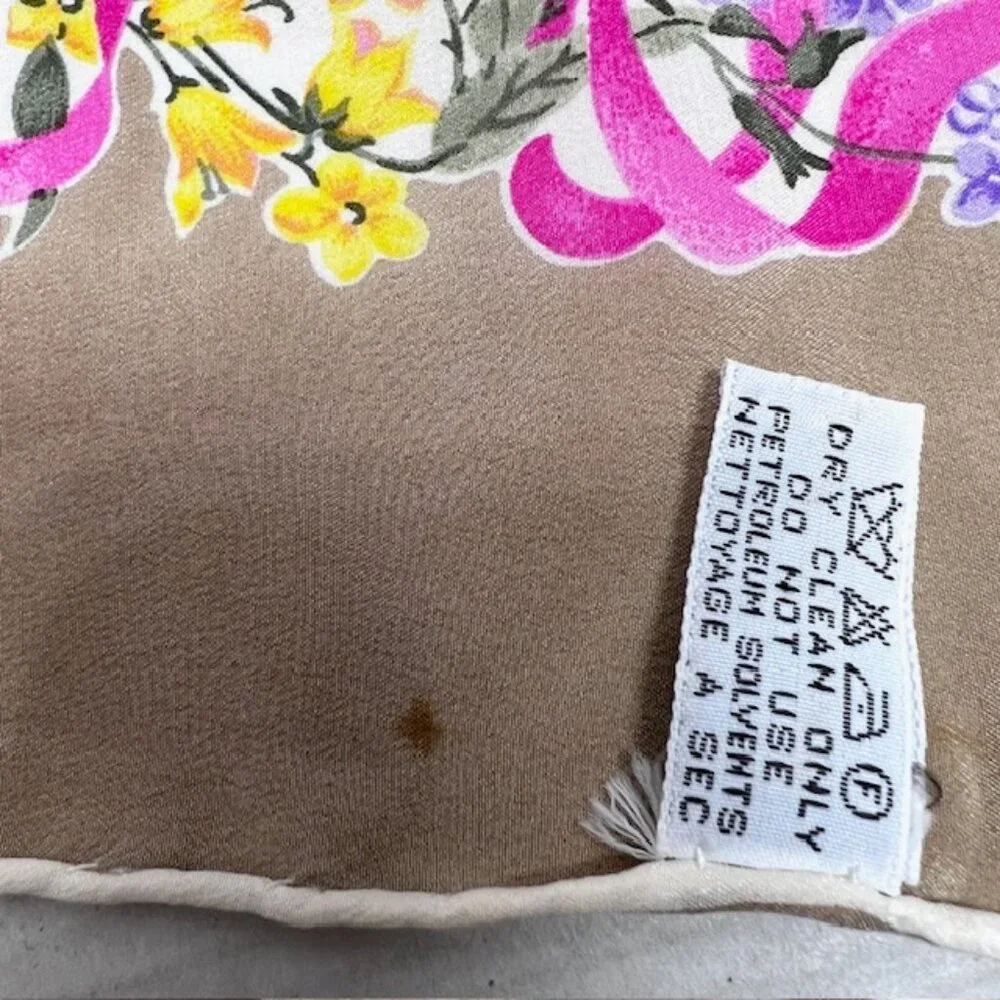 NINA RICCI PARIS  100% SILK SCARF  34